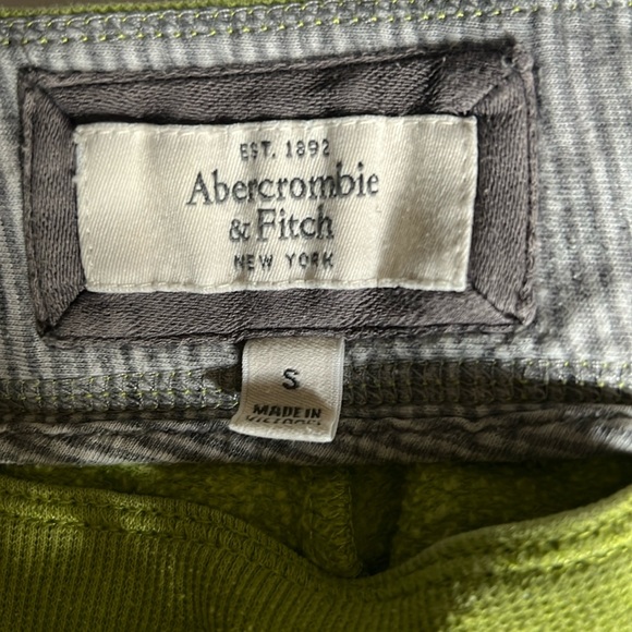 Abercrombie & Fitch tank and sweat pants - Picture 2 of 11